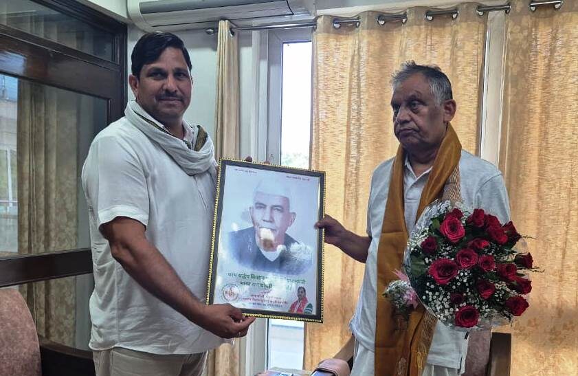 दिल्ली में केंद्रीय कृषि राज्य मंत्री से मिले रालोद नेता