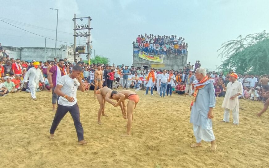 रोहित और आमना पहलवान के बीच हुआ अंतिम मुकाबला, श्री रामलीला समिति के तत्वाधान में हुआ कुश्ती दंगल का आयोजन