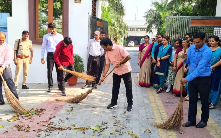 कैम्ब्रिज इंटरनेशनल स्कूल में गांधी जयंती मनाई