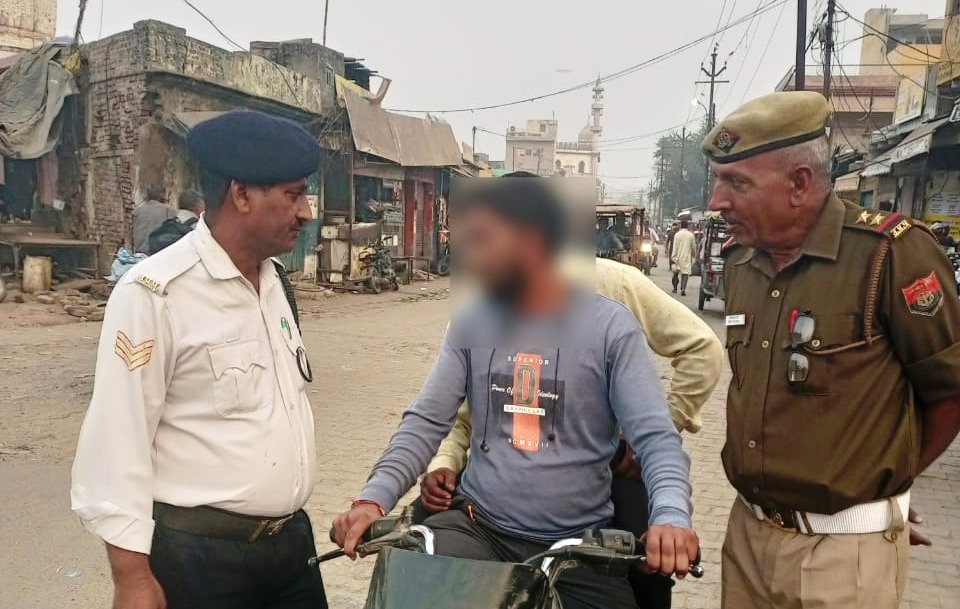 चैकिंग अभियान चलाकर ट्रैफिक पुलिस ने काटे 268 वाहनों के चालान