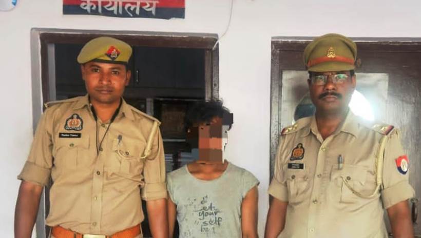 थाना सासनी पुलिस ने एक अभियुक्त को किया गिरफ्तार, अवैध तमंचा व कारतूस बरामद