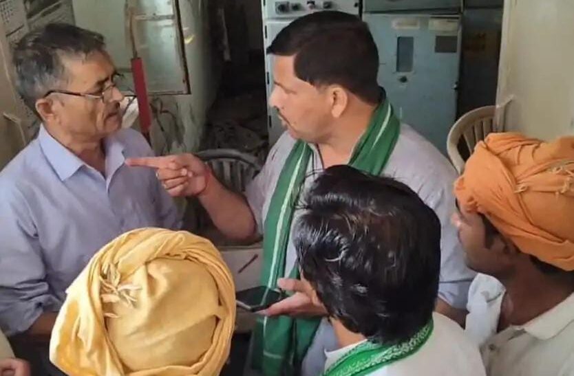 बिजली कटौती के खिलाफ किसानों का प्रदर्शन, भाकियू चौधरी चरण सिंह के राष्ट्रीय अध्यक्ष के नेतृत्व में बिजलीघर का घेराव, पर्याप्त आपूर्ति के आश्वासन के बाद लौटे किसान, आधी आपूर्ति देने का आरोप