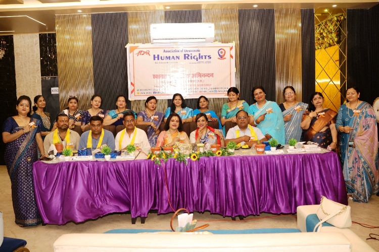 हाथरस में एडीएचआर महिला प्रकोष्ठ का शपथ ग्रहण समारोह संपन्न, सोनल अग्रवाल बनीं जिलाध्यक्ष