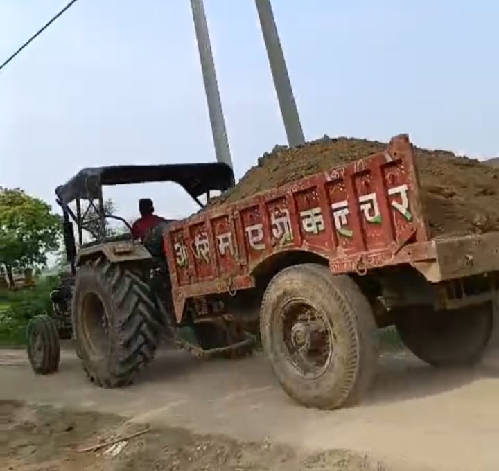 सलेमपुर चौकी क्षेत्र में अवैध मिट्टी खनन जोरों पर, वायरल वीडियो से खुला जिम्मेदारों की लापरवाही का मामला