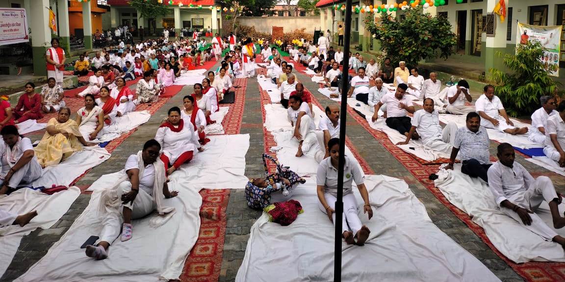 रामबाग इंटर कॉलेज में भारत स्वाभिमान पतंजलि परिवार ने किया योग महोत्सव का आयोजन