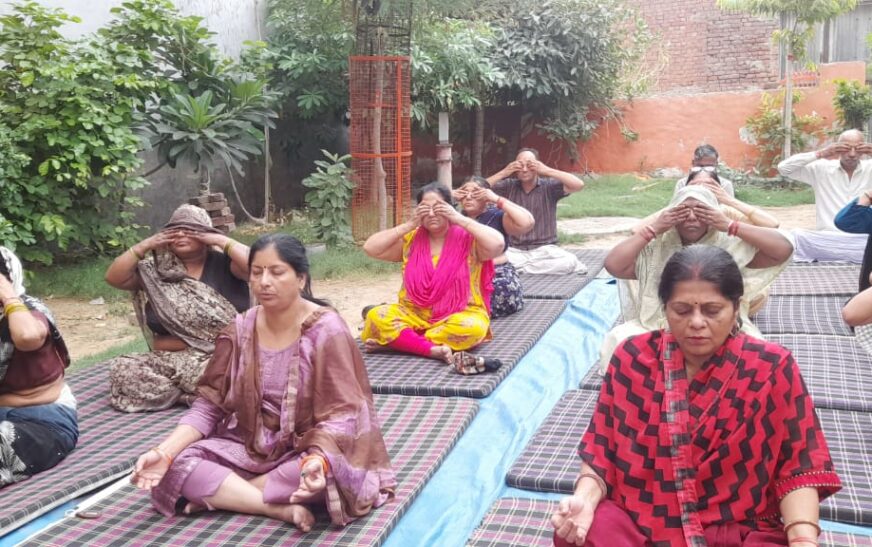 पर्यावरण दिवस एवं गंगा दशहरा पर योग शाखा द्वारा सफाई अभियान व वृक्षारोपण का आयोजन