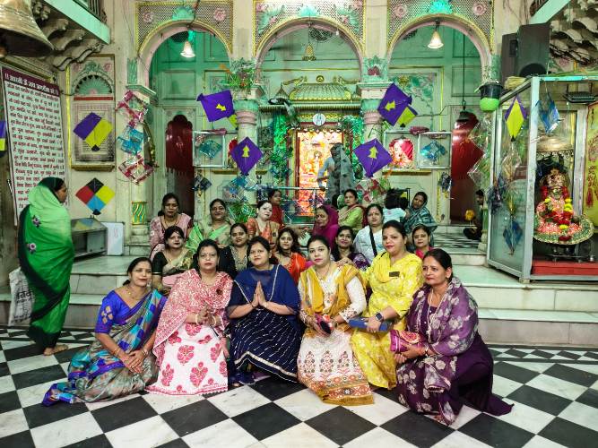 गंगा दशहरा पर शरबत वितरण और पौधारोपण का लिया संकल्प