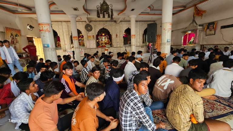 श्रीराम चौक पर विश्व हिंदू परिषद ने किया सामूहिक हनुमान चालीसा पाठ, पहलगाम हमले में मारे गए श्रद्धालुओं को श्रद्धांजलि दी, युवाओं ने लिया नशामुक्ति का संकल्प