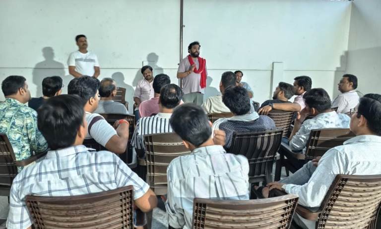 निःस्वार्थ सेवा संस्थान की अर्धवार्षिक बैठक सम्पन्न, सेवा कार्यों की समीक्षा एवं आगामी योजनाओं पर चर्चा