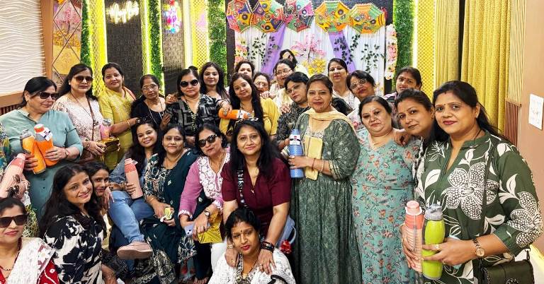 ‘दिल, दोस्ती और दुनियादारी’ थीम पर अग्रवाल नारी जागृति मंच का शानदार गेट-टुगेदर, खेल और उपहारों की धूम
