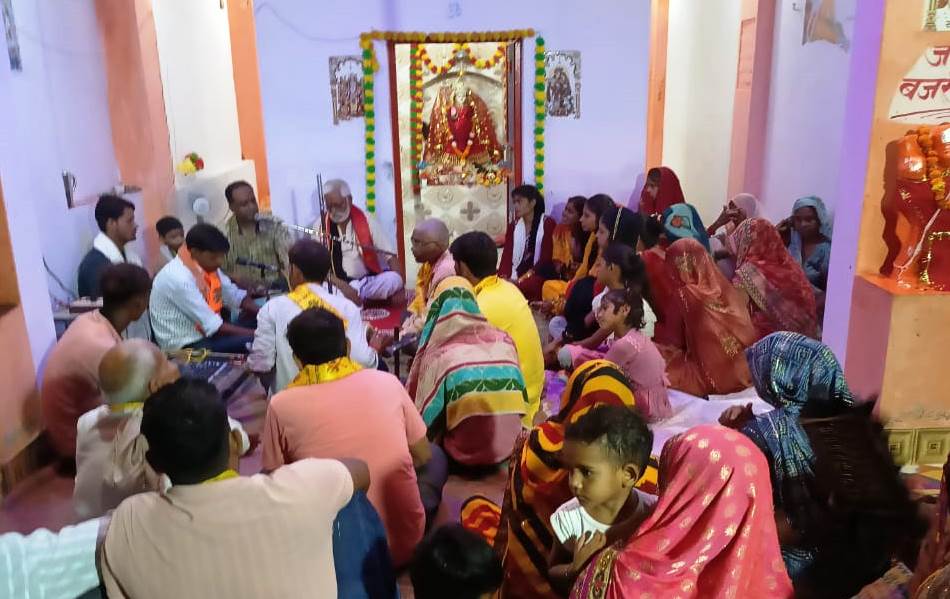 माँ दुर्गा भवानी मन्दिर के वार्षिक महोत्सव पर हरिनाम संकीर्तन का आयोजन हुआ