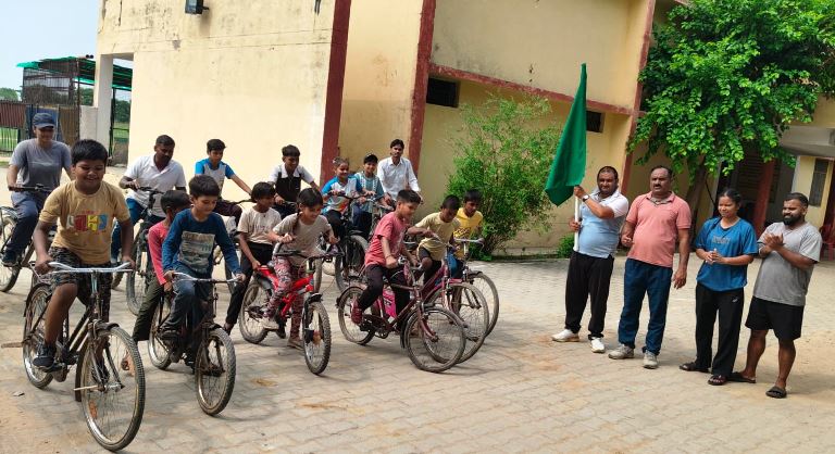 फिट इंडिया मूवमेंट के तहत हाथरस में संडे ऑन साइकिलिंग रैली का हुआ आयोजन