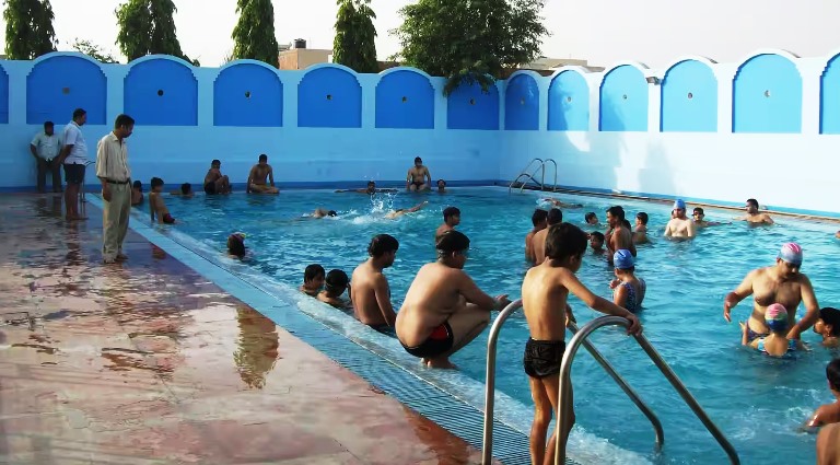 हाथरस में संचालित जिम और स्वीमिंग पूल का पंजीकरण कराना अनिवार्य, 15 हजार रूपये देना होगा वार्षिक शुल्क