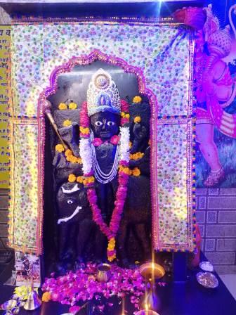 शनिवार (19/07/25) दर्शन श्री शनिदेव जी महाराज, चूना वाला डंडा सादाबाद गेट हाथरस