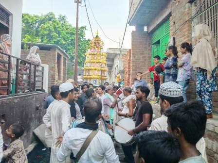 मोहर्रम पर पुरदिलनगर में निकाला गया ताजिया जुलूस, युवाओं ने दिखाए करतब