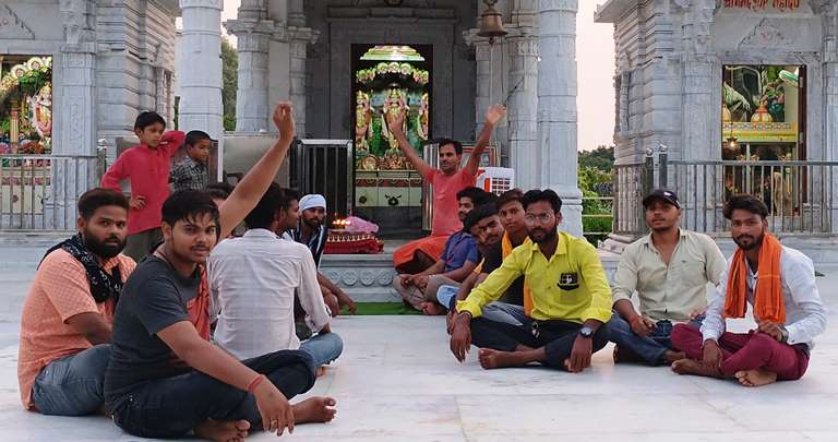 पुरदिलनगर : ग्राम जरेरा के श्री बांके बिहारी मंदिर में हनुमान चालीसा पाठ का आयोजन