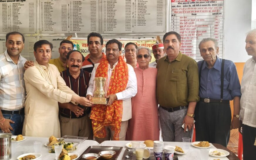 हाथरस में समाज कल्याण एवं शांति संगठन द्वारा वृक्षारोपण व सेवा कार्यक्रम आयोजित, मंत्री राकेश गर्ग रहे मुख्य अतिथि