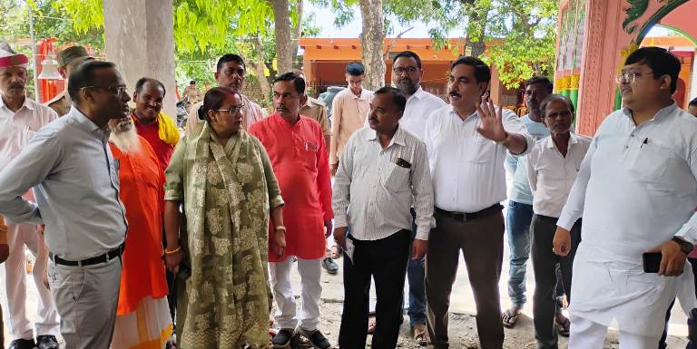 भैरवनाथ मंदिर में विकास कार्यों में लापरवाही पर विधायक नाराज़, ठेकेदार को लगाई फटकार, EO को दिए निर्देश