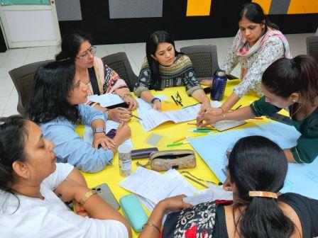 नोएडा में आयोजित CBSE की दो दिवसीय इंग्लिश कोर कार्यशाला में शिक्षकों को मिला व्यवहारिक शिक्षण का प्रशिक्षण, हाथरस के जेके अग्रवाल व नोएडा की डॉ. तपस्या खांची ने दिए टिप्स