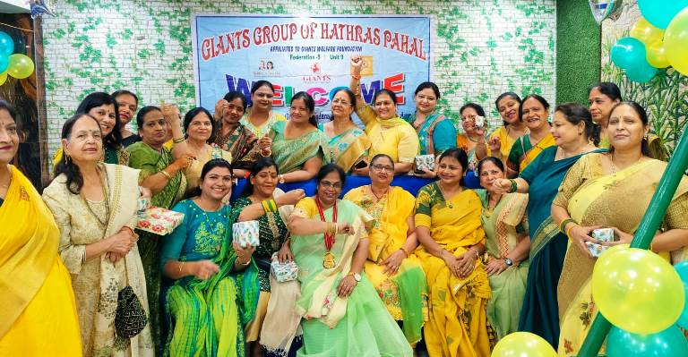 जायंट्स ग्रुप ऑफ हाथरस पहल द्वारा हरियाली तीज का त्योहार मनाया