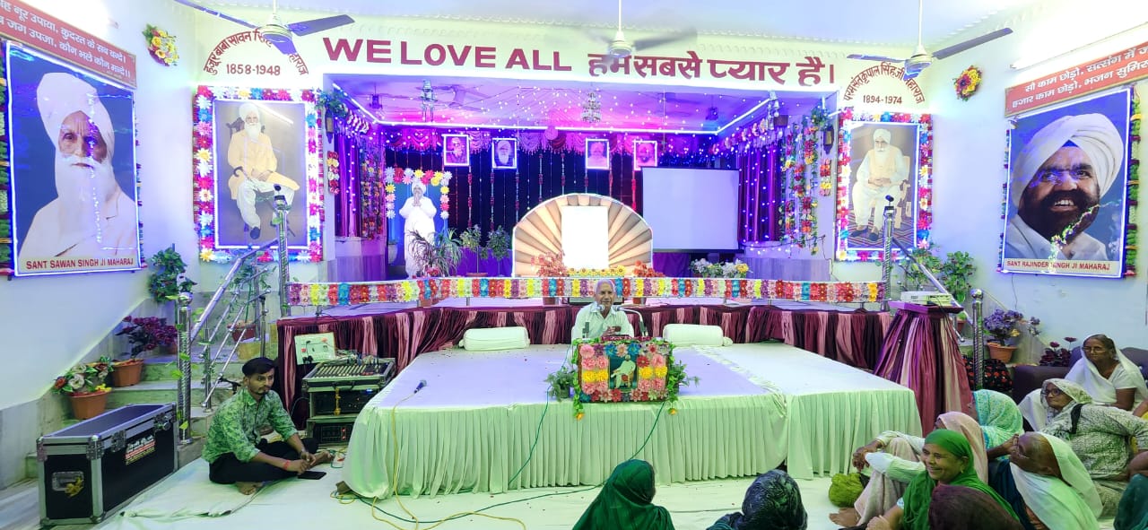 कृपाल आश्रम में 22वें साप्ताहिक सत्संग का दूसरा दिन सम्पन्न, सुनाई तुलसीदास की प्रेरणादायक वाणी