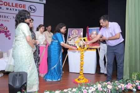 मेडिकल छात्र-छात्राओं ने पोस्टरों में उकेरी पैथोलॉजी की महत्ता, के.डी. मेडिकल कॉलेज में हुई इंटर कॉलेज पैथ-आर्टः 2.0 प्रतियोगिता