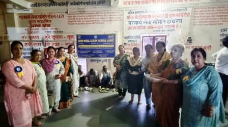 इनरव्हील क्लब ऑफ हाथरस जागृति द्वारा सेवा कार्यक्रम का आयोजन, वृद्धजनों को कराया गया स्नेहपूर्वक भोजन, वितरित किए फल