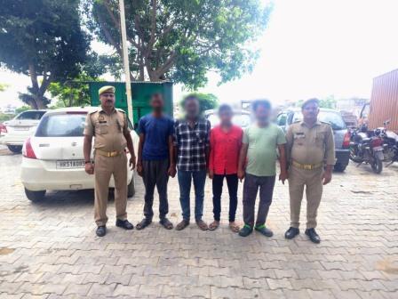 सादाबाद पुलिस ने 4 वारंटी अभियुक्तों को किया गिरफ्तार