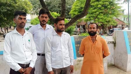 हसायन : गौशाला में पूजा करने पहुंचे गौसेवकों व पत्रकारों से अभद्रता, पत्रकार पर हमला