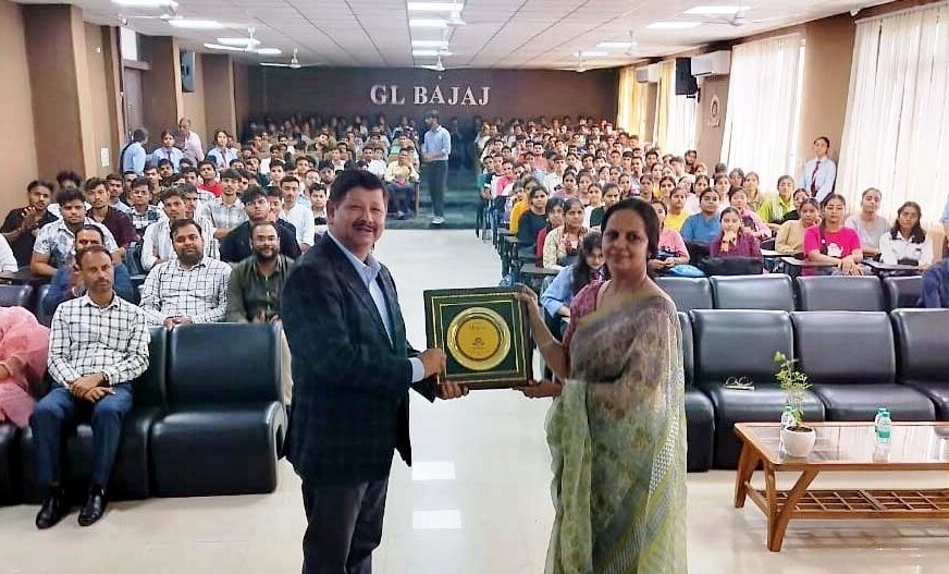 समय के साथ अपग्रेड रहें, साइबर सिक्योरिटी बनेगी भविष्य की नींव, जी.एल. बजाज के ओरिएंटेशन प्रोग्राम में नवप्रवेशी छात्र-छात्राओं को दी सीख