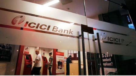 ग्राहकों के विरोध के बाद ICICI बैंक ने 50000 रुपये मिनिमम बैलेंस रखने का नियम वापस लिया, अब 15000 रुपये रखना अनिवार्य