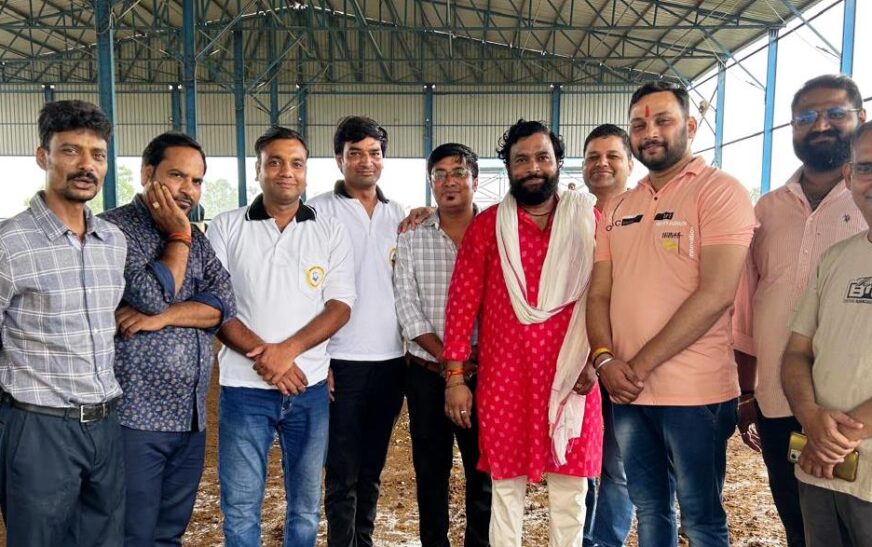 हाथरस में सामाजिक संस्था ने किया गौ सेवा कार्यक्रम का आयोजन