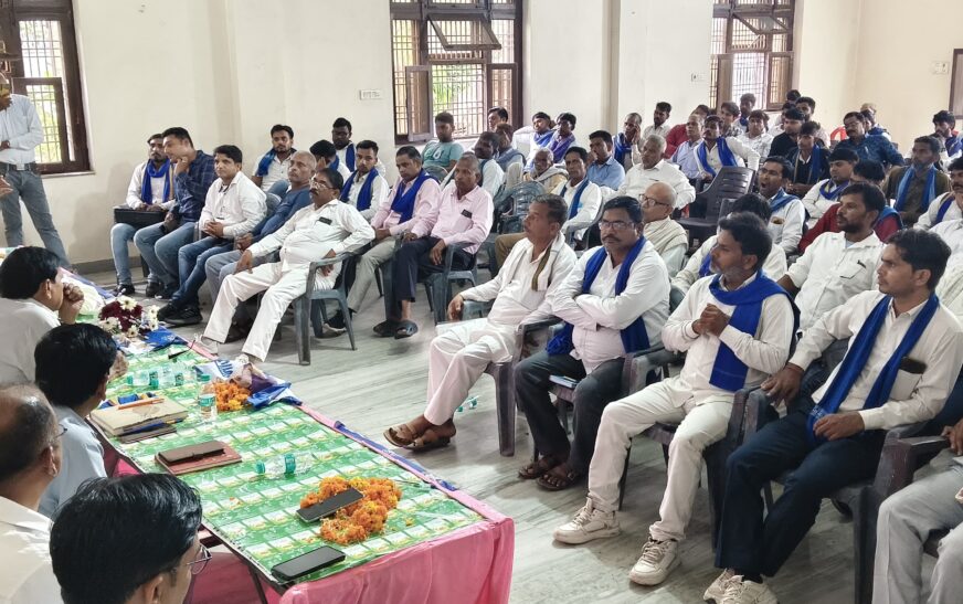 जिला पंचायत चुनाव को लेकर आजाद समाज पार्टी की मंडलीय समीक्षा बैठक संपन्न, बूथ स्तर तक संगठन मजबूत करने पर जोर