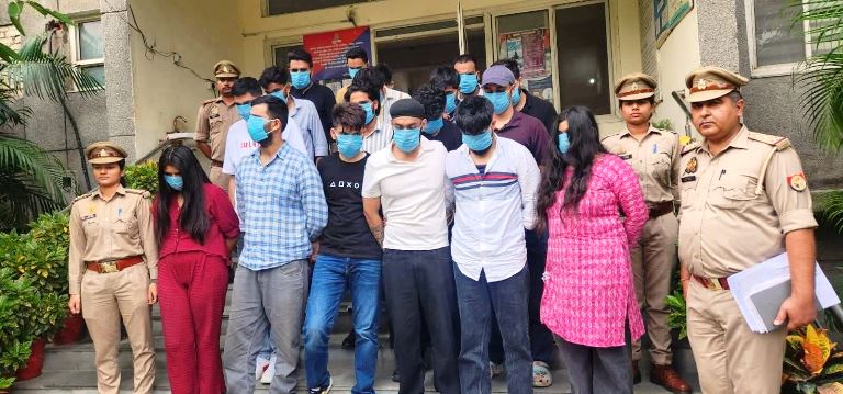 विदेशी नागरिकों से करोड़ों की साइबर ठगी, माइक्रोसॉफ्ट सपोर्ट के नाम पर रिमोट ऐप से करते थे सिस्टम हैक, नोएडा से चला रहे थे इंटरनेशनल साइबर फ्रॉड रैकेट, पुलिस ने दो महिलाओं समेत 18 आरोपी दबोचे