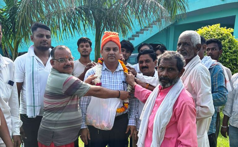 क्षत्रिय सभा के शिविर संयोजक बने मनोज सिसोदिया, ग्राम कुम्हरई में हुआ स्वागत