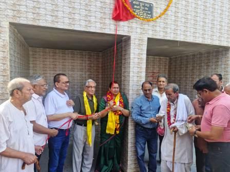 श्री कृष्ण गौशाला में शीतल जल प्याऊ का हुआ उदघाटन, सदर विधायक रहीं मौजूद