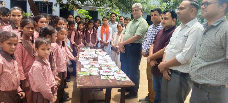 सासनी : विद्यापीठ इंटर कॉलेज में मनाया रक्षाबंधन का त्यौहार