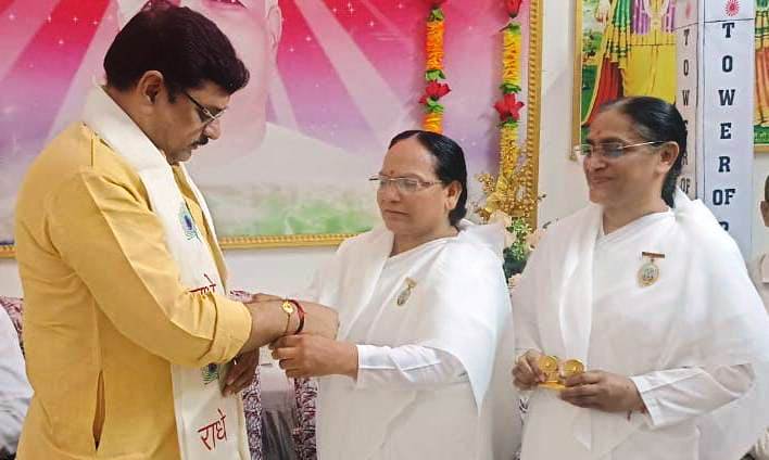 ब्रह्माकुमारीज़ आनंदपुरी कॉलोनी केंद्र पर मनाया रक्षाबंधन का उत्सव