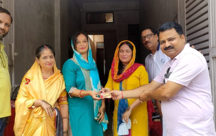 नेकी की दुकान द्वारा आयोजित मेहंदी शिविर का हुआ समापन, 155 बहनों के हाथों पर सजी मेहंदी