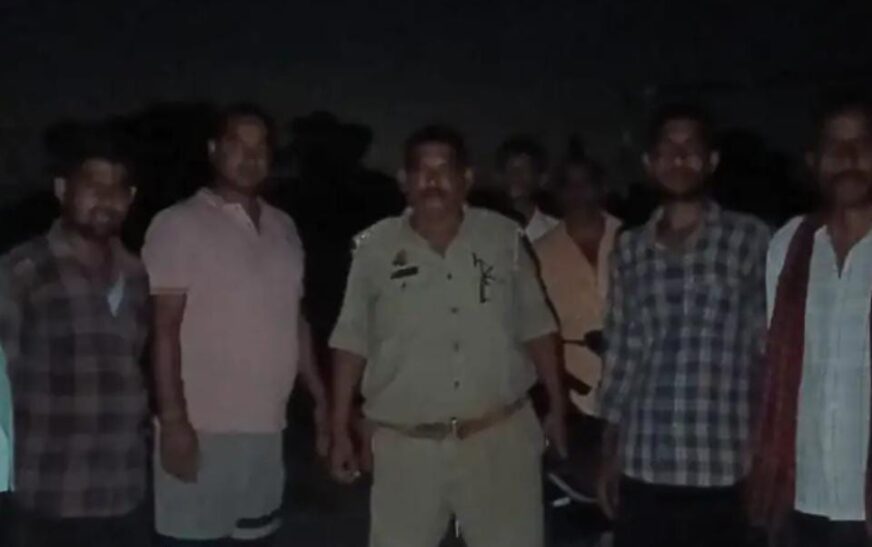 कुरसंडा के बाद अब सहपऊ में भी लगातार दिखाई दे रहे है ड्रोन, पुलिस ने बढ़ाई चौकसी, भय से लोगों की रात की नींद उड़ी