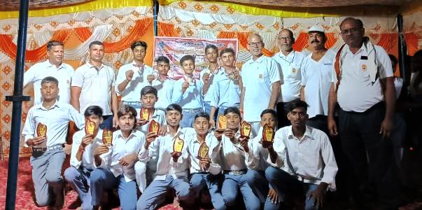 पुरदिलनगर : सरस्वती विद्या मन्दिर के छात्रों ने जीता गोल्ड मेडल