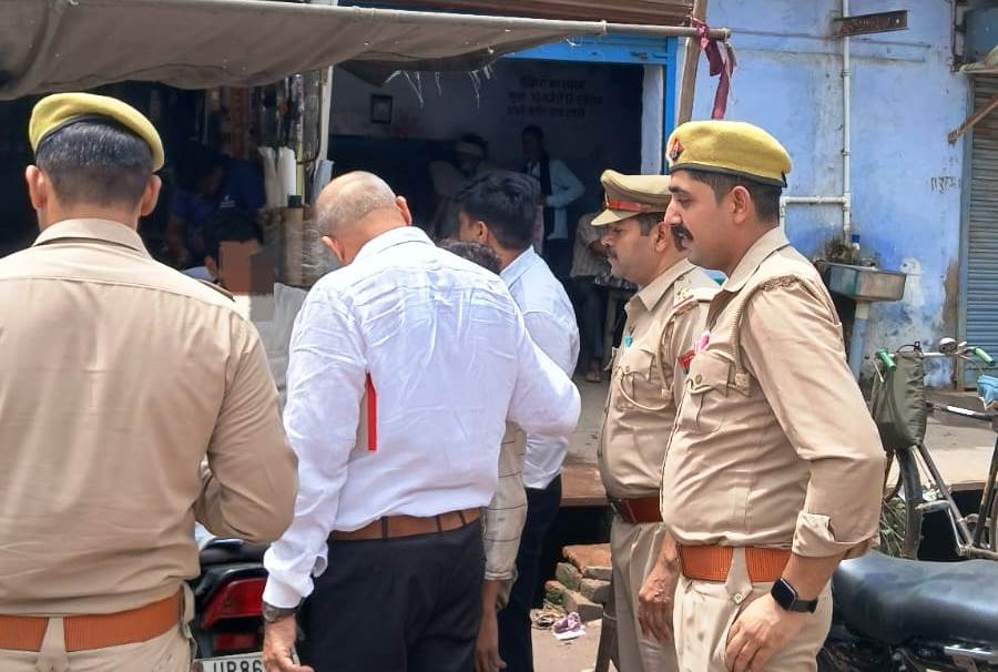 हाथरस में बाल श्रम के खिलाफ AHT एवं श्रम विभाग की टीम ने चलाया अभियान, आठ नाबालिग बच्चों को कराया गया मुक्त