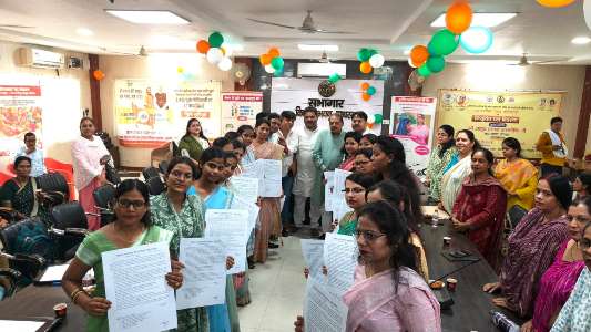 हाथरस में 16 नव चयनित मुख्य सेविकाओं को मिले नियुक्ति पत्र