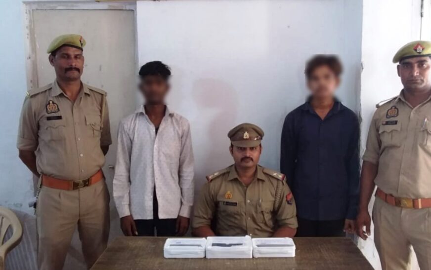 एसओजी व थाना हाथरस गेट पुलिस ने मोबाइल छीने वाले दो शातिर दबोचे, पांच मोबाइल और बाइक बरामद, शौक पूरे करने के लिए करते थे लूट