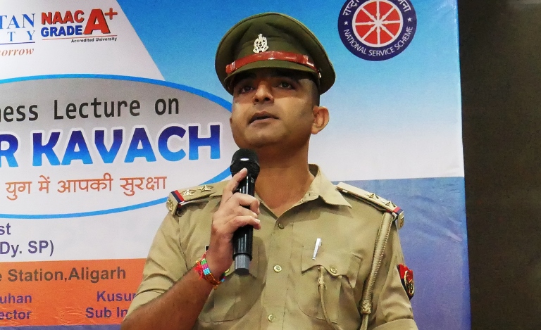 मंगलायतन में डिजिटल सुरक्षा को लेकर ‘साइबर कवच’ विषय पर हुआ व्याख्यान