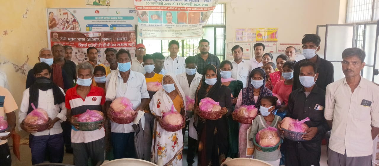 हसायन में टीबी मुक्त भारत अभियान के तहत क्षय रोगियों को पोषण पोटली वितरित