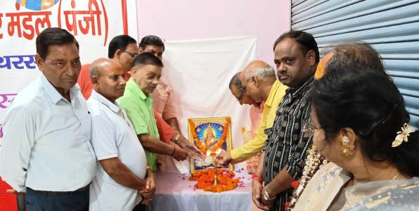 सिकंदराराऊ : व्यापारियों ने मनाया अखिल भारतीय उद्योग व्यापार मंडल का स्थापना दिवस