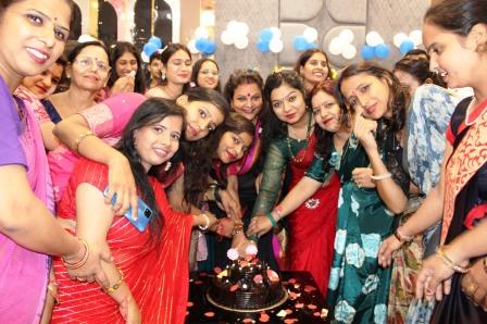 विनायक इंटरनेशनल स्कूल में शिक्षक दिवस पर रंगारंग कार्यक्रम आयोजित