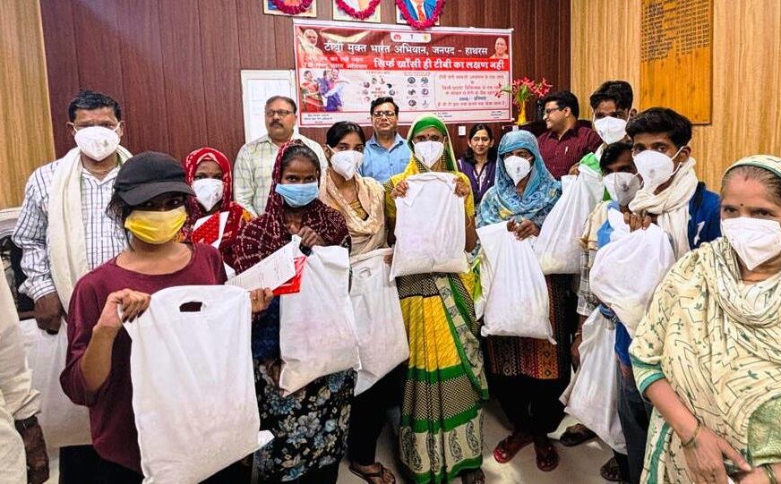 टीबी मुक्त भारत अभियान के तहत जिला क्षय रोग केन्द्र पर 20 टीबी रोगियों को लिया गोद