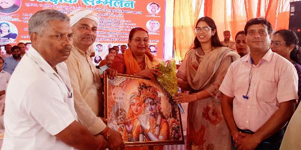 मेला श्री दाऊजी महाराज में शिक्षक सम्मेलन का हुआ आयोजन, सदर विधायक ने किया कार्यक्रम का शुभारंभ, शिक्षकों ने टीईटी परीक्षा की अनिवार्यता का किया विरोध